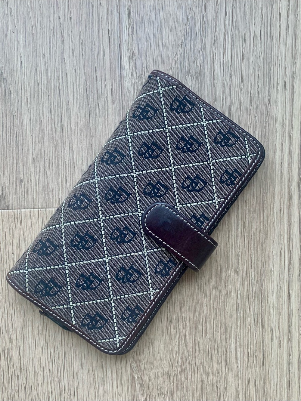 Brown & red accent vintage Dooney & Burke wallet